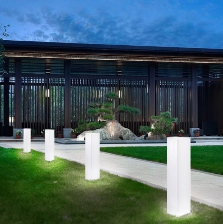 Светильник Колонна 30х80  питание от АКБ, RGB